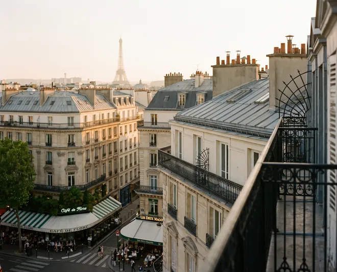 Paris landmark backdrops for a premium international brand retreat